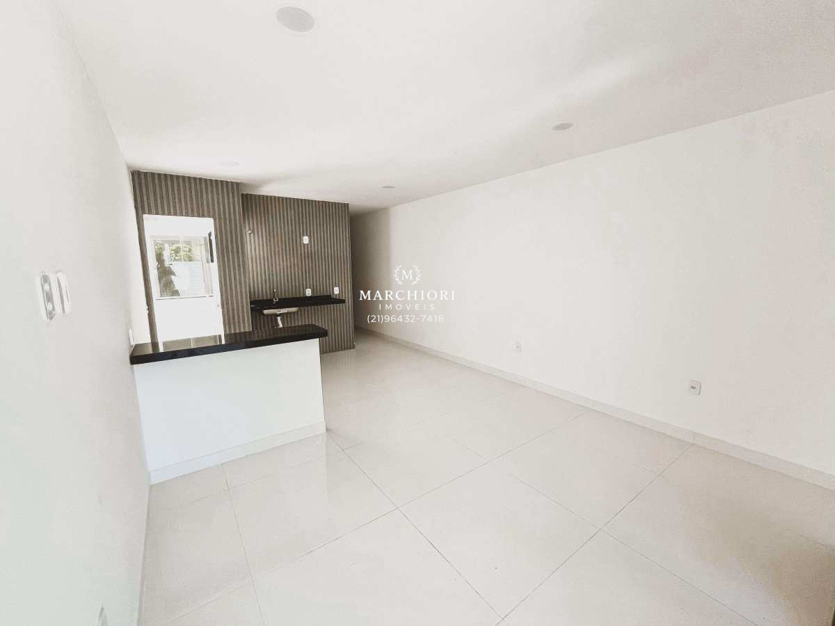  - Casa Linear sem escada, com 2 suites à venda, 70m² , e quintal grande com vaga para 3 carros - Pedra de Guaratiba